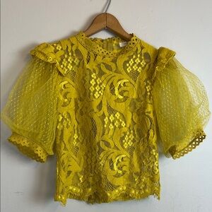 Peach yellow puff sleeve lace looking top women’s size medium